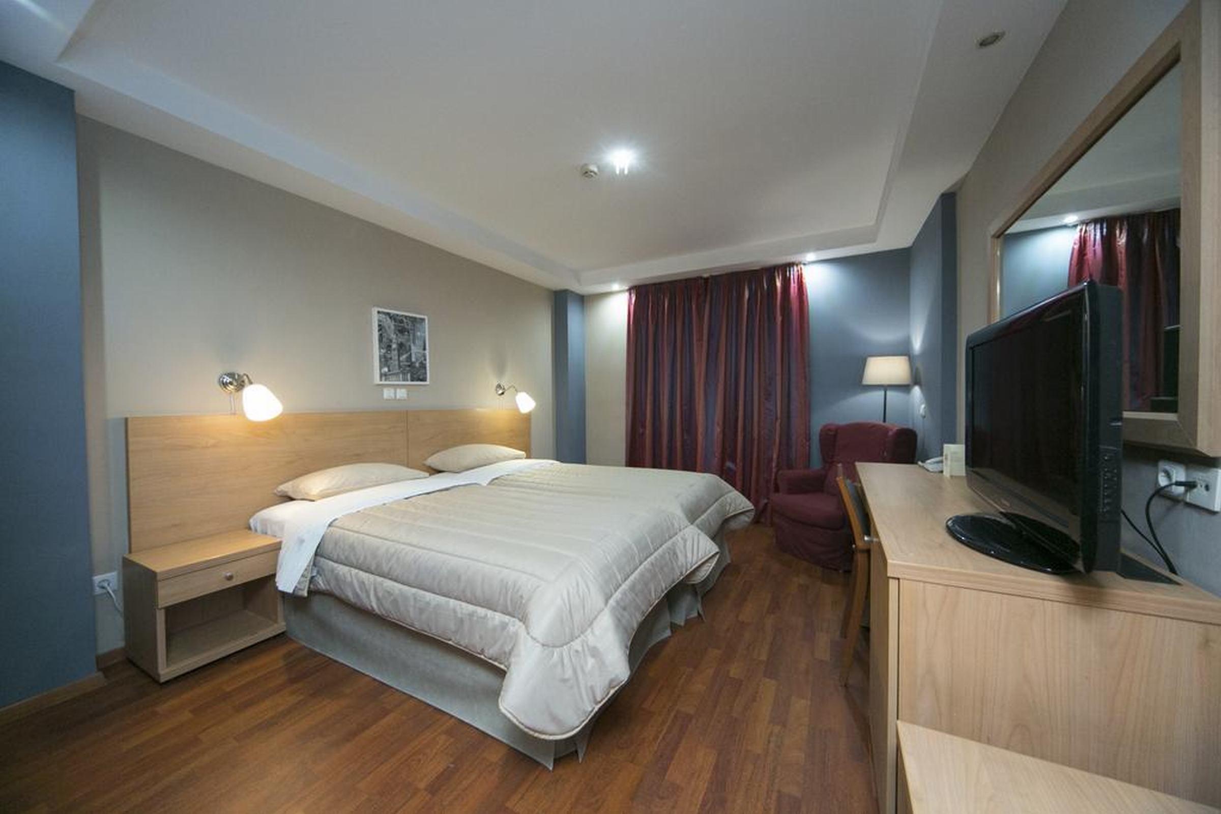 Athina Airport Hotel Thermi Ngoại thất bức ảnh